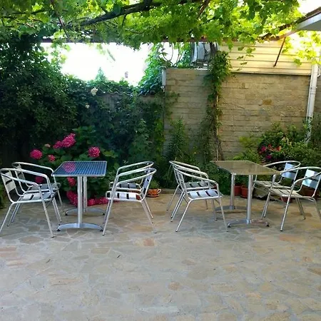 Guest house House Of Flowers Ahtopol