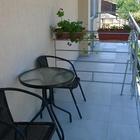 Guest house House Of Flowers *