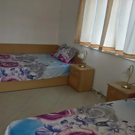 Guest house House Of Flowers Ahtopol