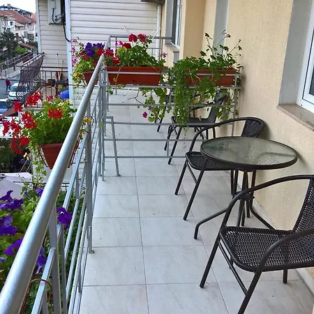 Guest house House Of Flowers